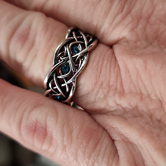 Celtic Blue Rhinestone Ring Wolf Pattern Double Wolf Rhinestone NWT - Picture 8 of 12